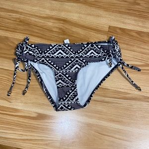 Black and white bikini bottom